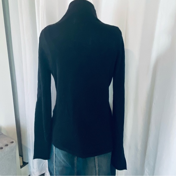 Old Navy Black turtleneck. size small sweater. - Picture 4 of 9